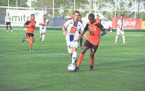 <p></p><p></p><p>Difícil. Chepo no se quiere dejar y quiere avanzar.</p>