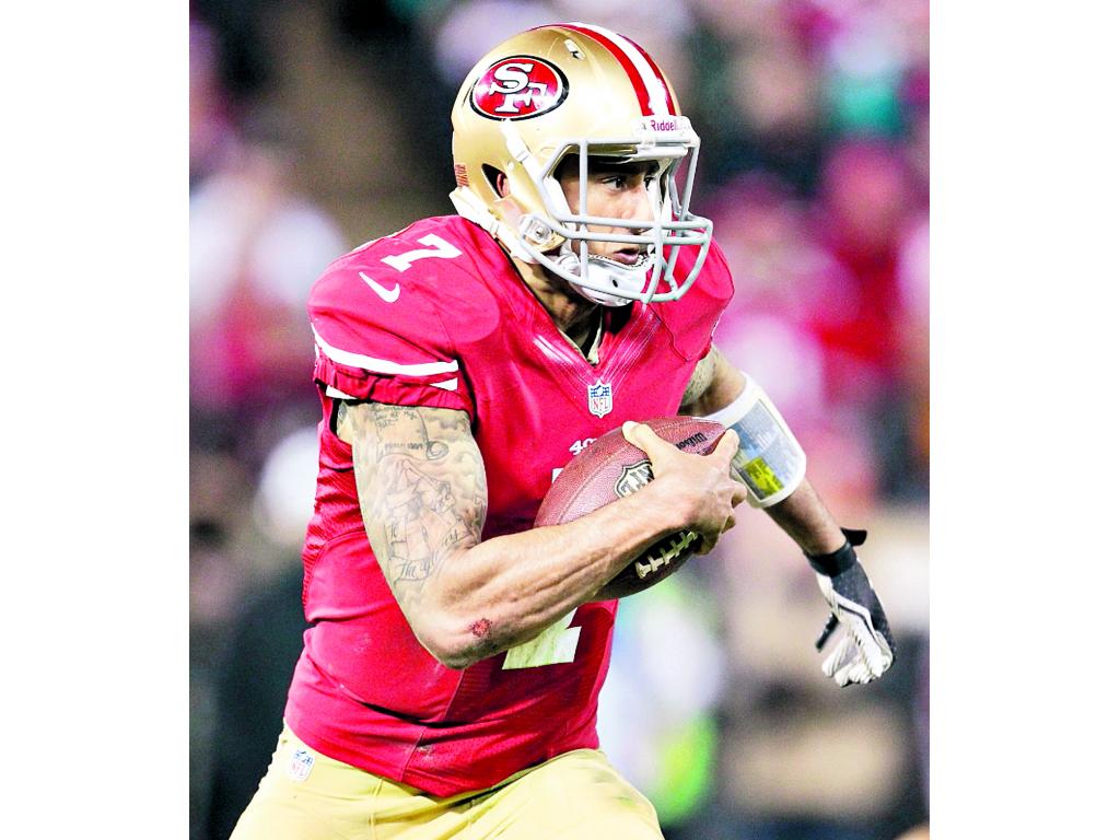 Colin Kaepernick, la figura de los 49ers de San Francisco. (Archivo)