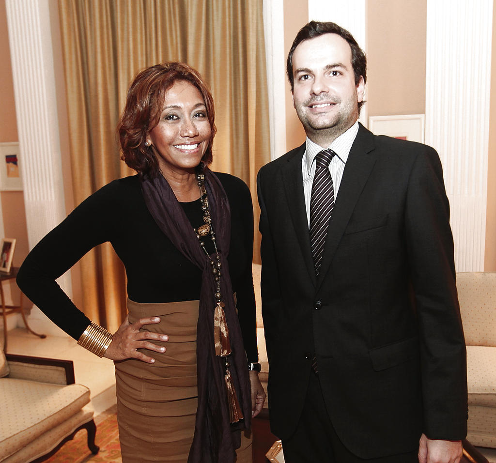 Olga Sinclair junto a Alberto Miranda()
