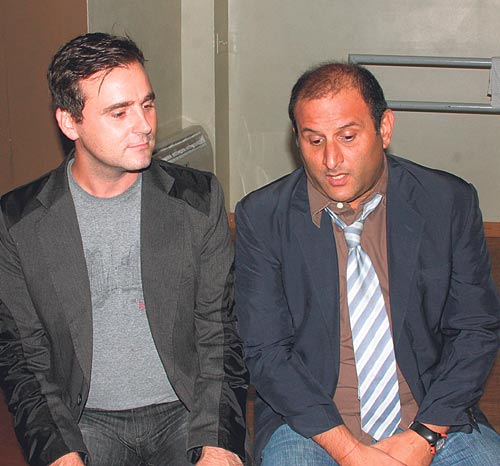 <p>Ensayo. Pablo le explica a Jorge cómo reconquistar a Natalia.</p>