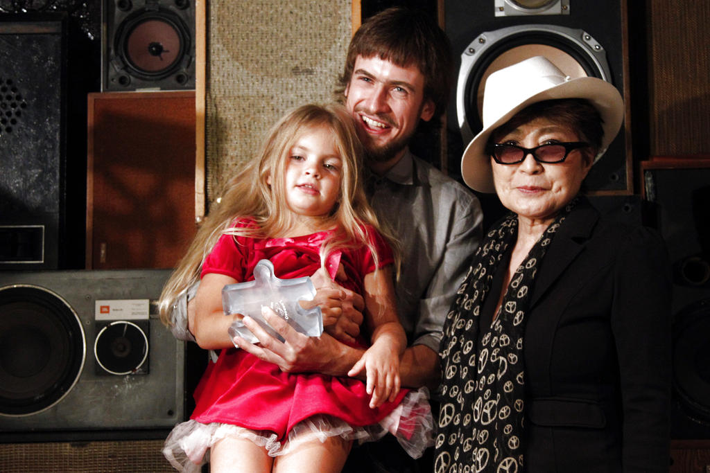 El premio de la paz LennonOno, dotado con 50.000 dólares, se entrega cada dos años en honor al fallecido esposo de Yoko Ono, John Lennon. Foto/AP<br>