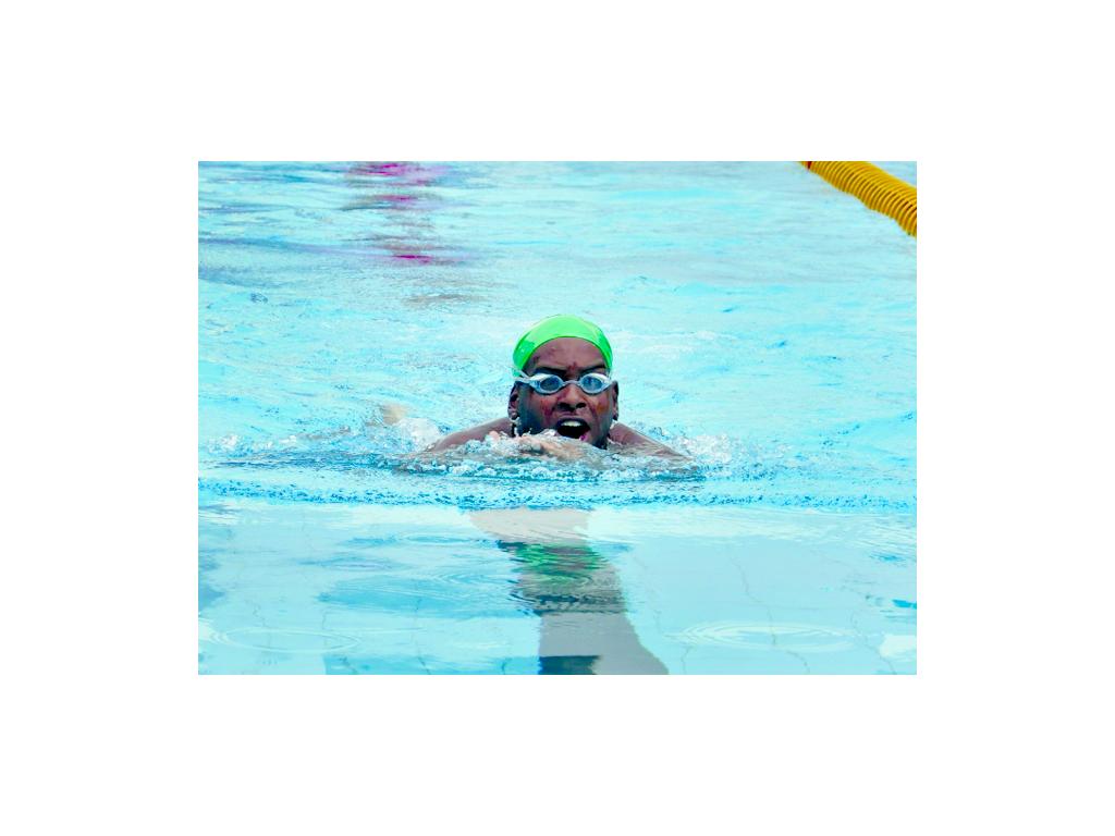 La natación es una de las disciplinas que se practica en el programa.(Cortesía)