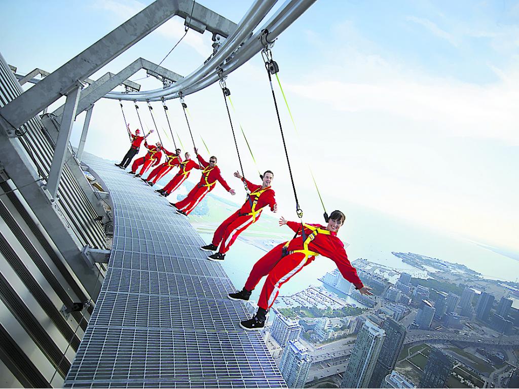 Altura. Un paseo al límite en el CN Tower.()