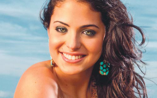 <p>Esta hermosa joven se prepara para participar en el Festival de Debutantes 2011 que organizan las Damas Guadalupanas para este 2 de julio en la Terraza Mar del Sur del Club Unión. Sus padres: Rolando Marcial García Bertoncini y la señora Mona Lisa Stag