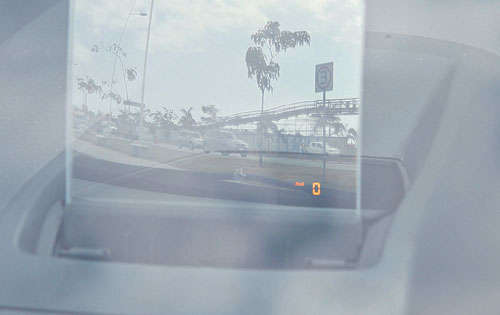 <p>Tecnología. La pantalla del sistema "Head up Display".</p>