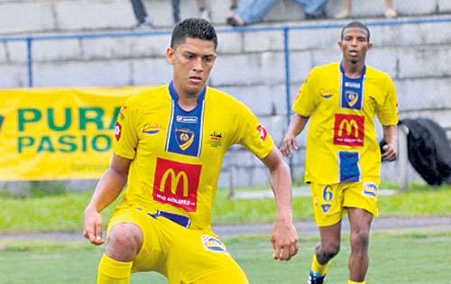 <p>Clave. Eric Vázquez, defensa central del Chorrillo.</p>