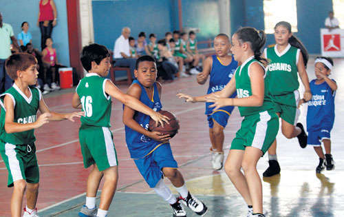 <p>Torneo. La liga se jugó en cuatro categorías.</p>