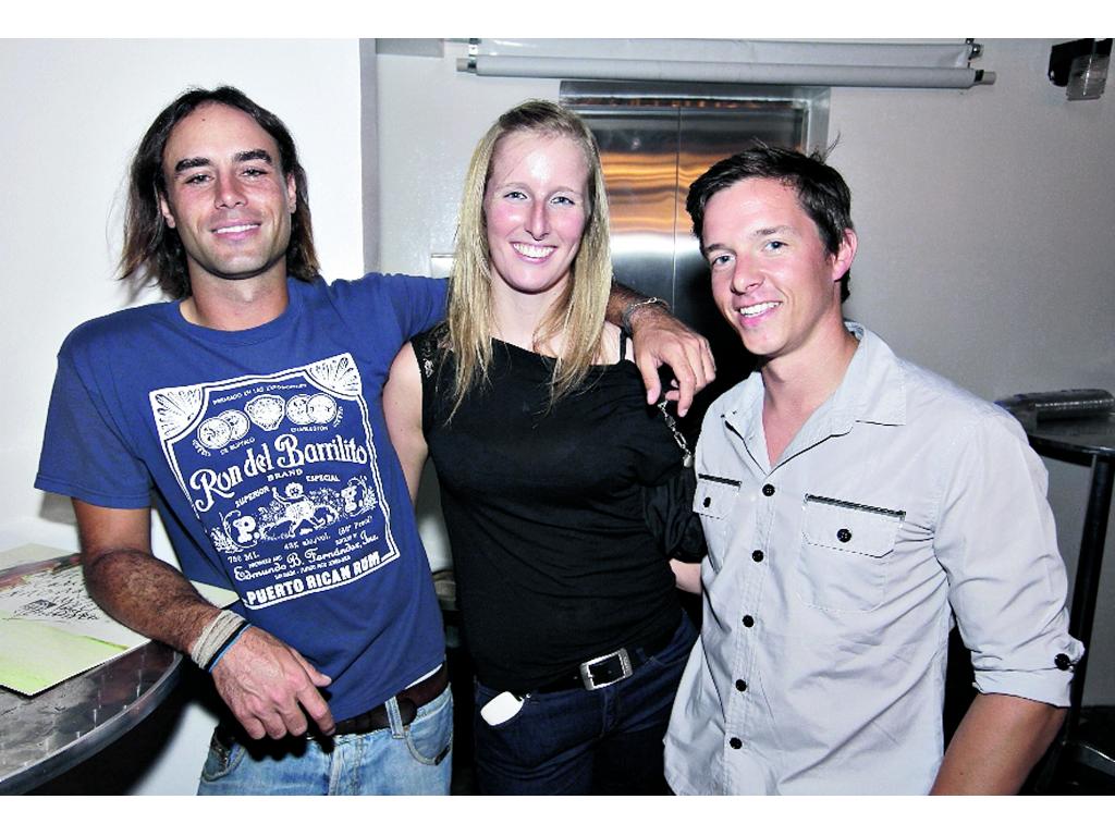 2. Pachi Álvarez, Stephanie Selsehotter y Wim Bellens.()