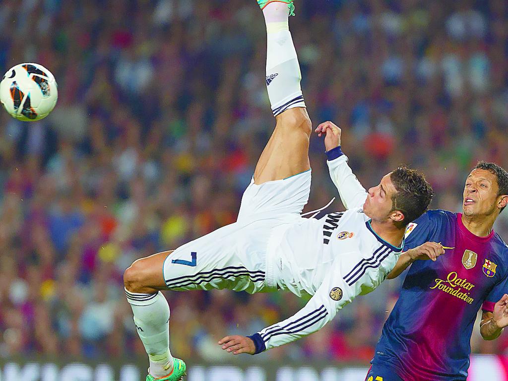 Remate. La chilena fallida de Cristiano.(EFE)