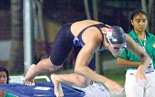 <p>Natación. Eileen Coparropa logró dos preseas.</p>