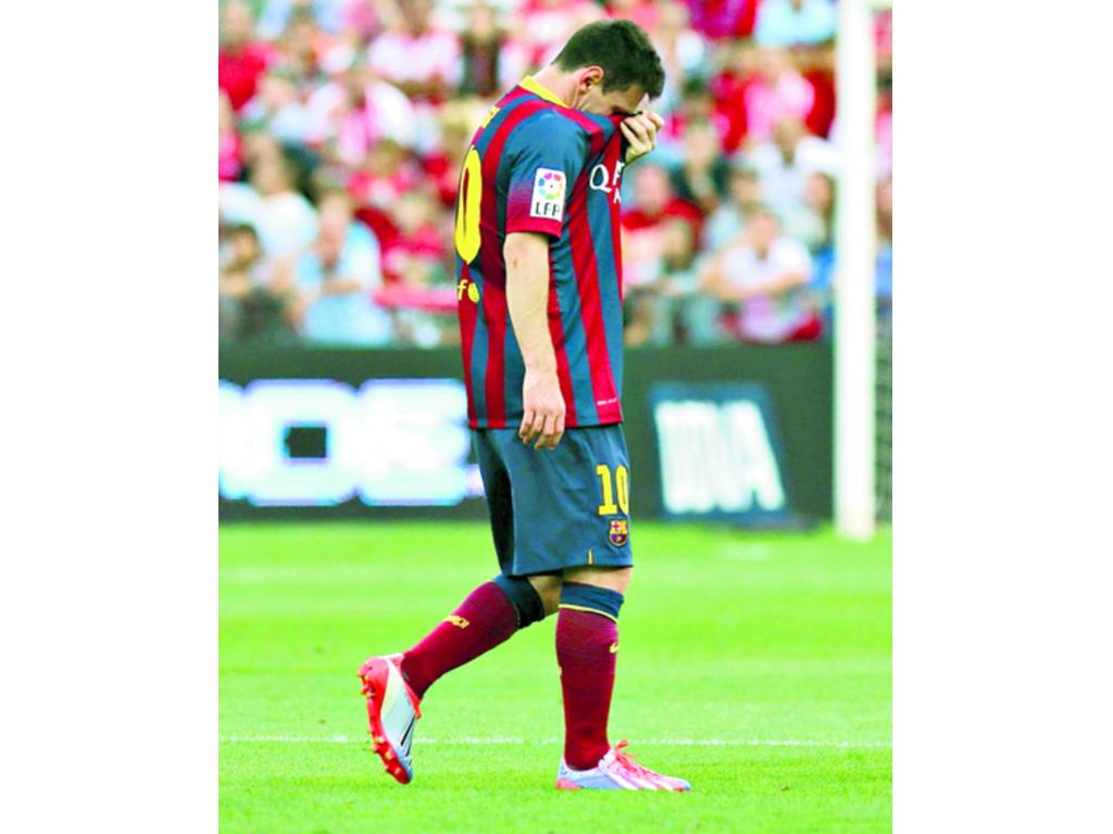 El argentino Lionel Messi, lesionado, no estará en este partido.(EFE)