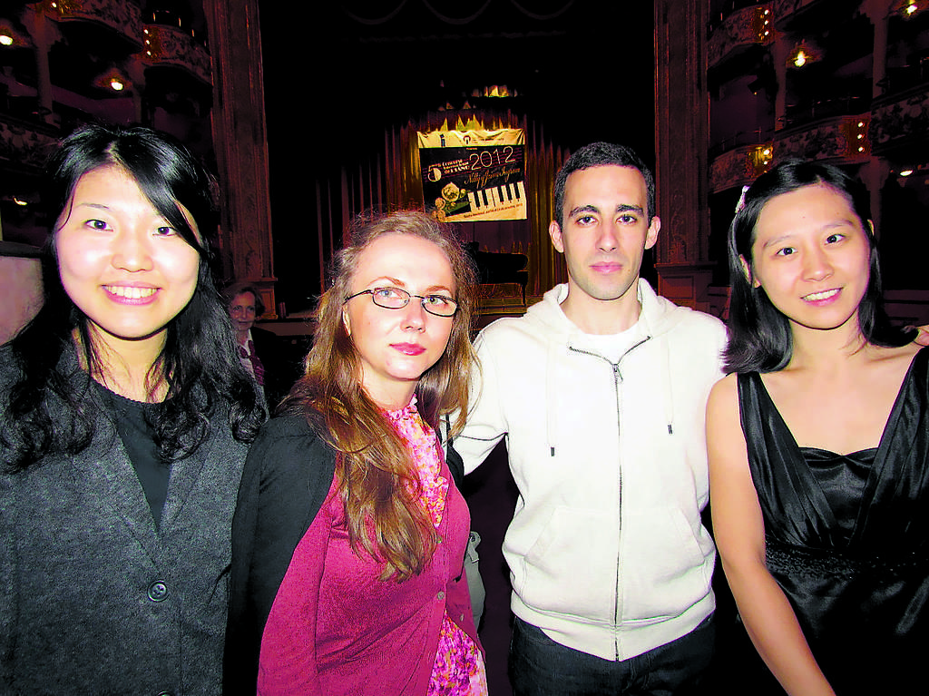 Talento. Pianistas participantes durante las semifinales.()