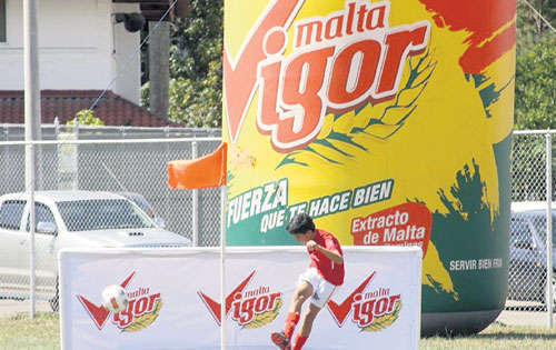 <p>Corner. Hay que tener un buen ángulo de tiro.</p>