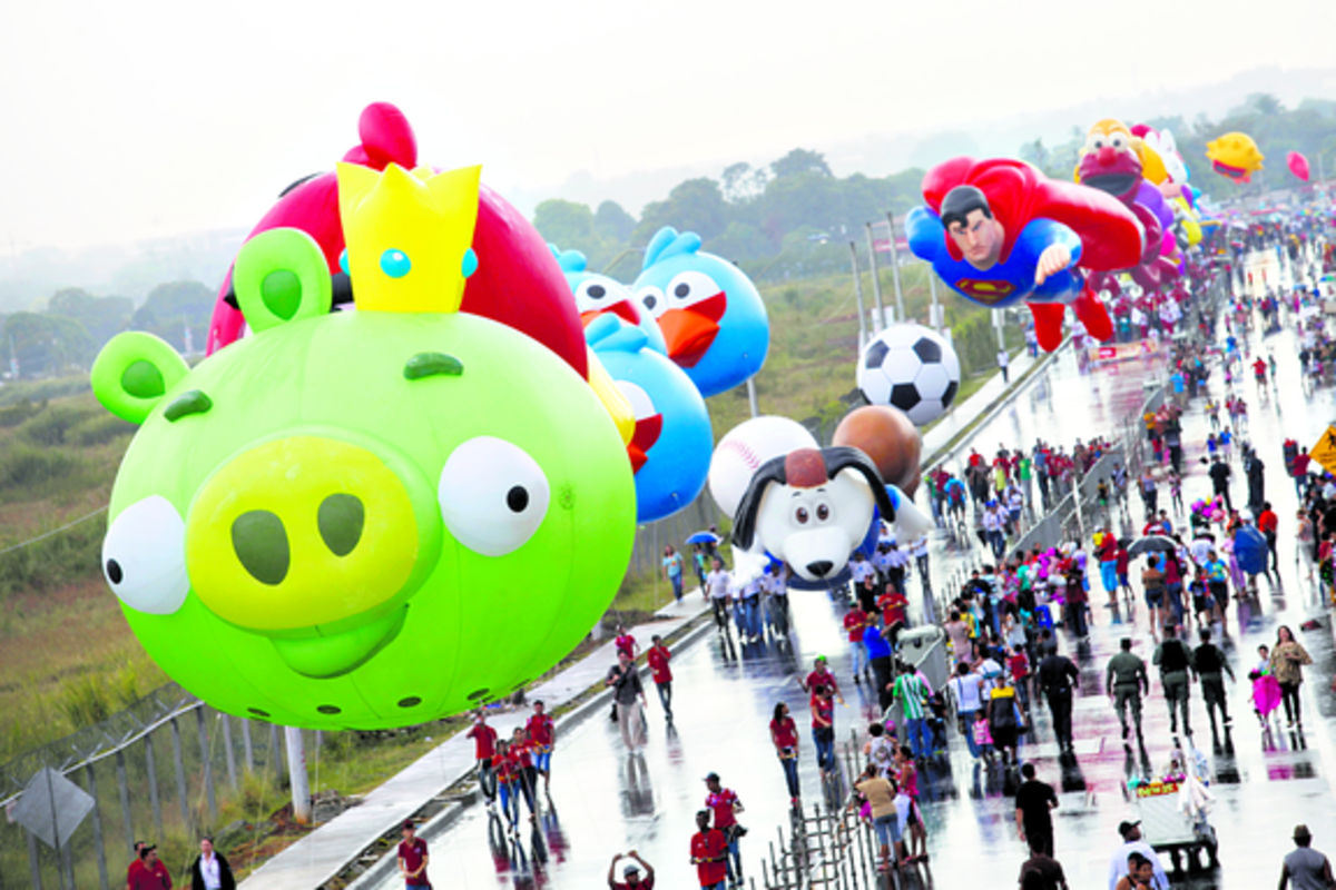 Personajes de Angry Birds se mezclaron con creaciones panameñas.(Edwin González )