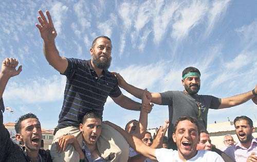 <p>Palestinos. Esperando a los excarcelados.</p>