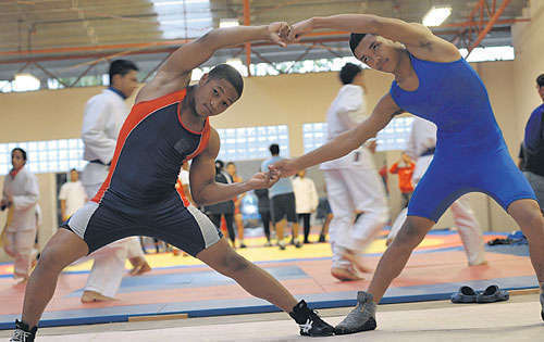 <p>Deporte. La lucha inicia mañana.</p>