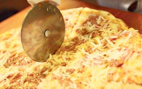 La pieza hallada por el consumidor y que disparó la alarma pertenece a una máquina de manipulación de harinas de la fábrica. Foto/Ilustrativa<br>