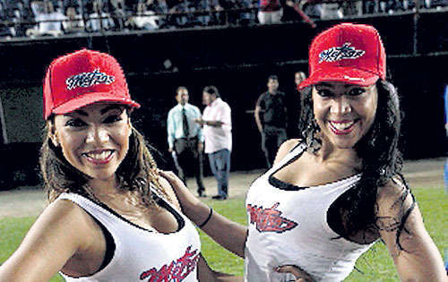 <p>Metro tenía sus bailarinas.</p>