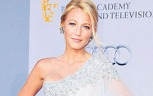 <p>Blake Lively acertó por completo con este vestido de Marchesa. Igual que una diosa griega, la Gossip Girl siempre triunfa sobre cualquier alfombra roja.</p>