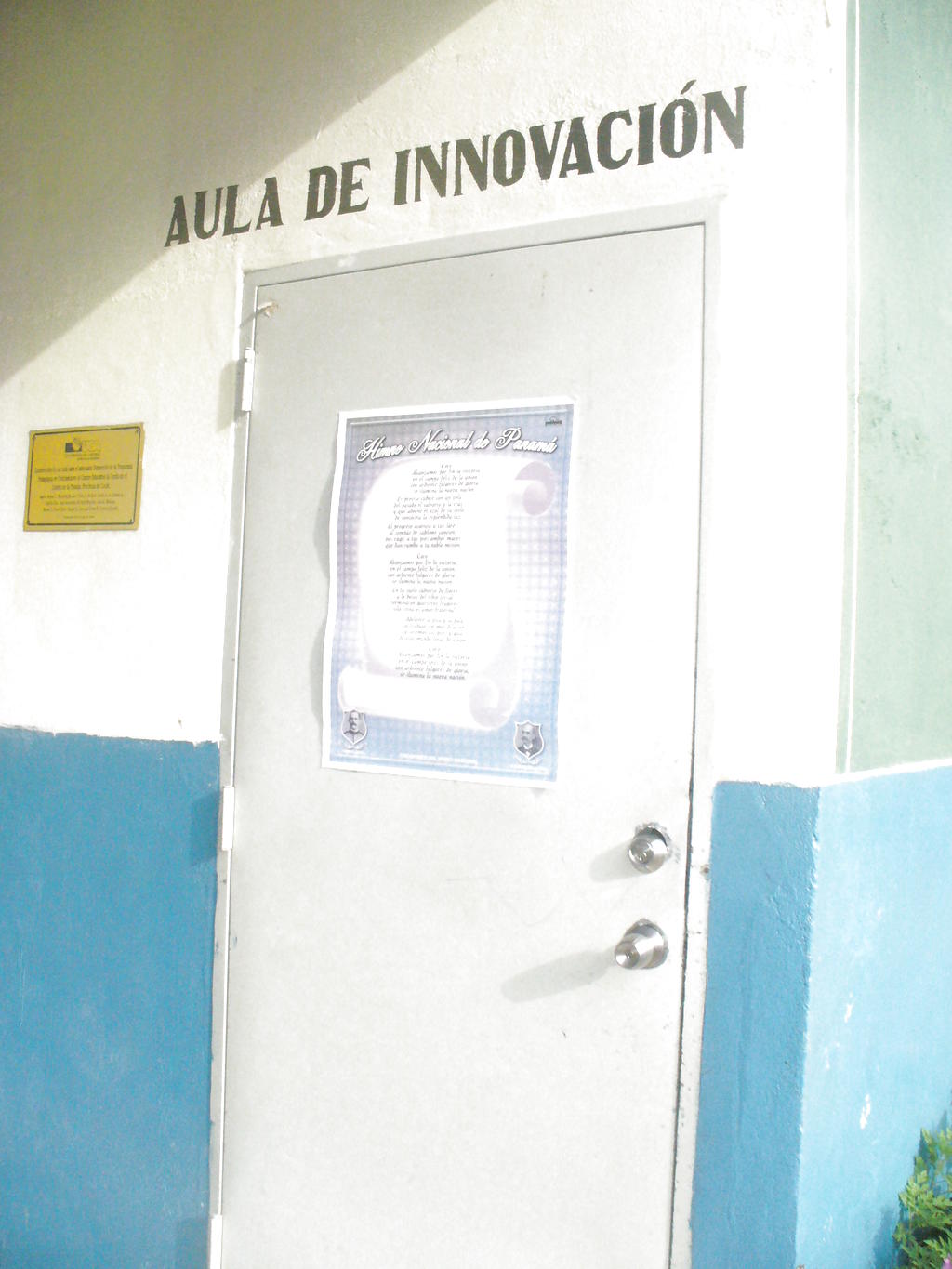 Más de 200 estudiantes dejaran de recibir esta clase. Foto/Elena Valdez<br>
