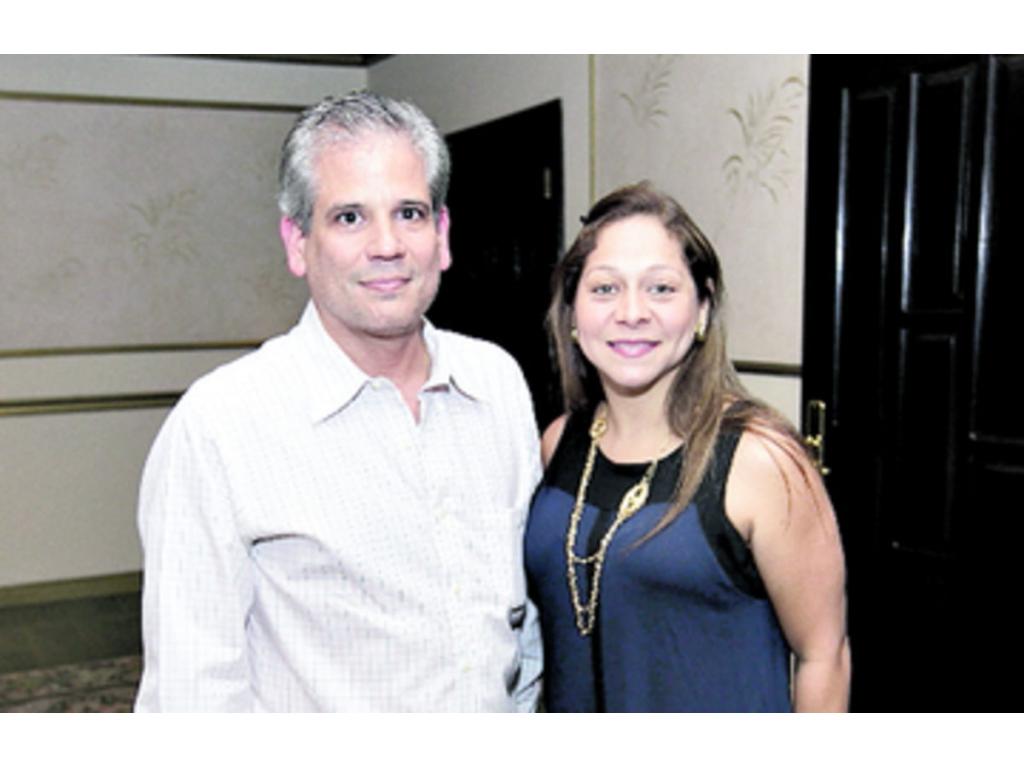 5. Angela Camargo, Reinier Rodríguez y Graciela Eleta.