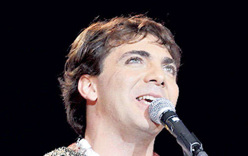 <p>Con un Teatro Anayansi casi lleno en su totalidad el cantante deslumbró a sus fanáticos con su voz y su tributo a José José, el 15 de marzo.</p>