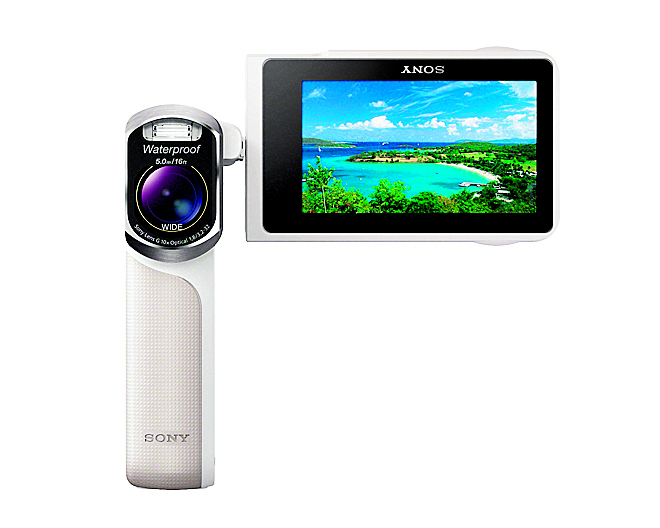 Es una videocámara ligera, portable y con un diseño moderno. Es resistente al agua y tiene la capacidad de ser sumergida 5 metros hasta 60 minutos continuos.