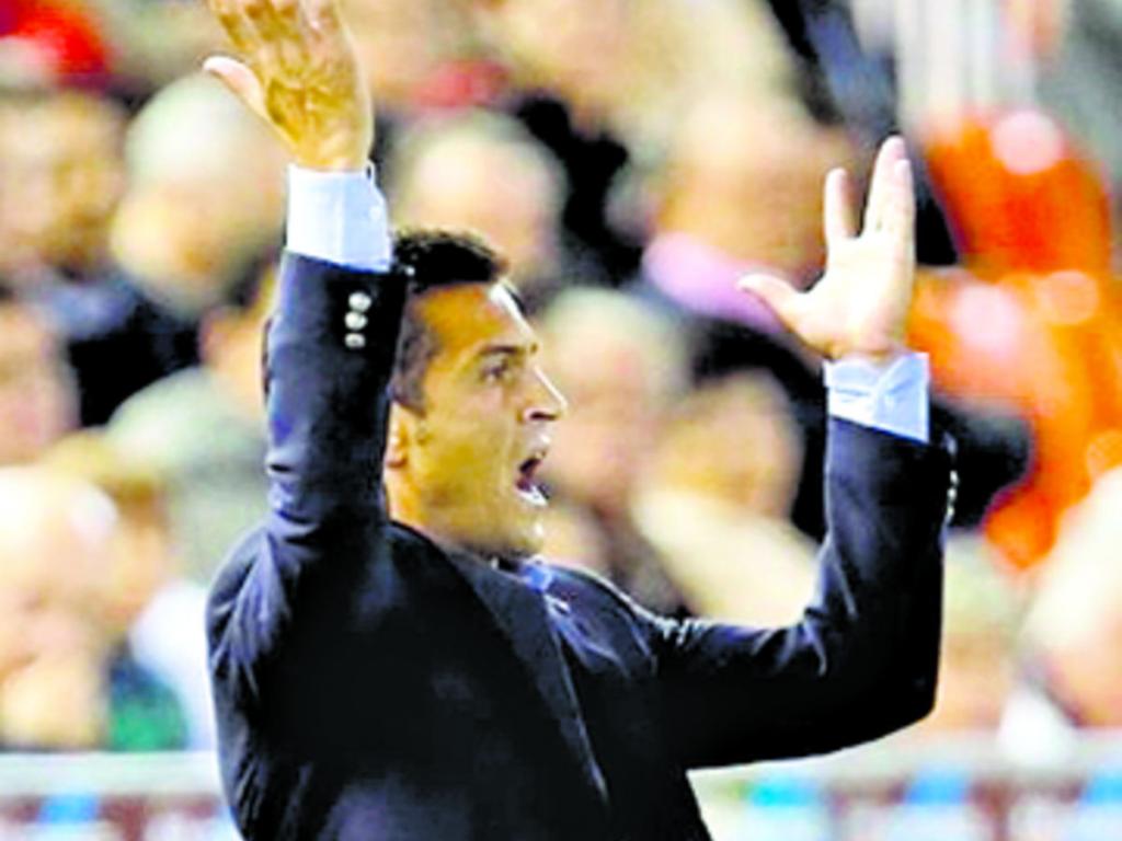El juego entre el Real Madrid y el Almería será un duelo de dos técnicos a los que los separan 19 años. Francisco Rodríguez, del Almería, es el técnico más joven de la primera división, solo tiene 35 años. Por su parte, Carlo Ancelotti, del Madrid, es un