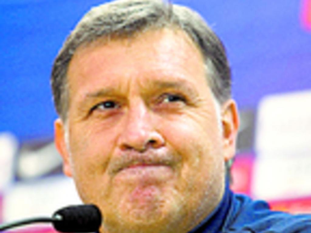 Veo al Atlético muy fuerte. De junio a diciembre quizá ha sido el equipo más serio y sólido de Europa. Y, a la vez, decir que el Barcelona no debe ganar un partido es evadir una responsabilidad. Las fuerzas están igualadas. Estamos ante lo que sin duda s