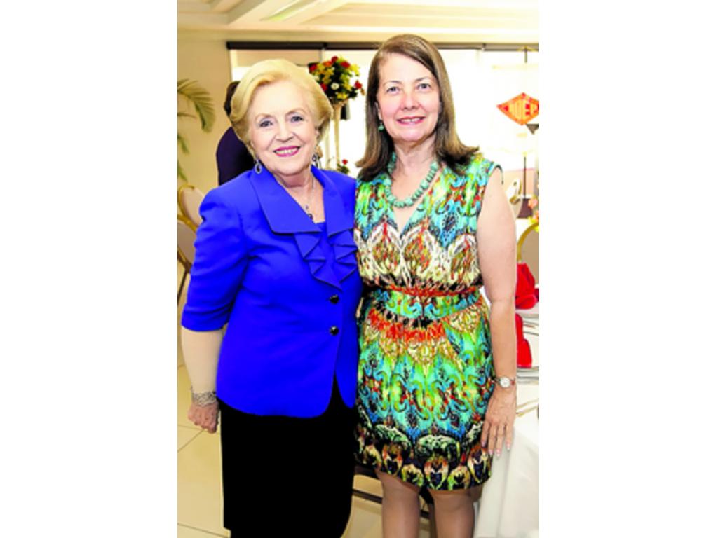 12. Julita de Sucre y Marcia de Quijano.