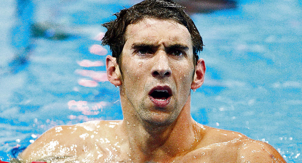 Enojado. Michael Phelps no podía creer lo que estaba pasando.(EFE)