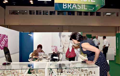 <p>Negocios. Presentaron accesorios, textiles y equipos.</p>