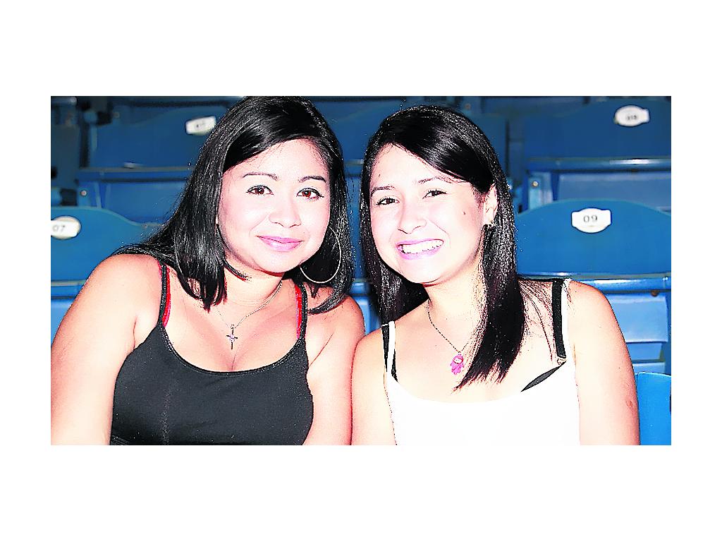 Expectativa. Estas chicas se morían por ver en acción a El Rookie.()