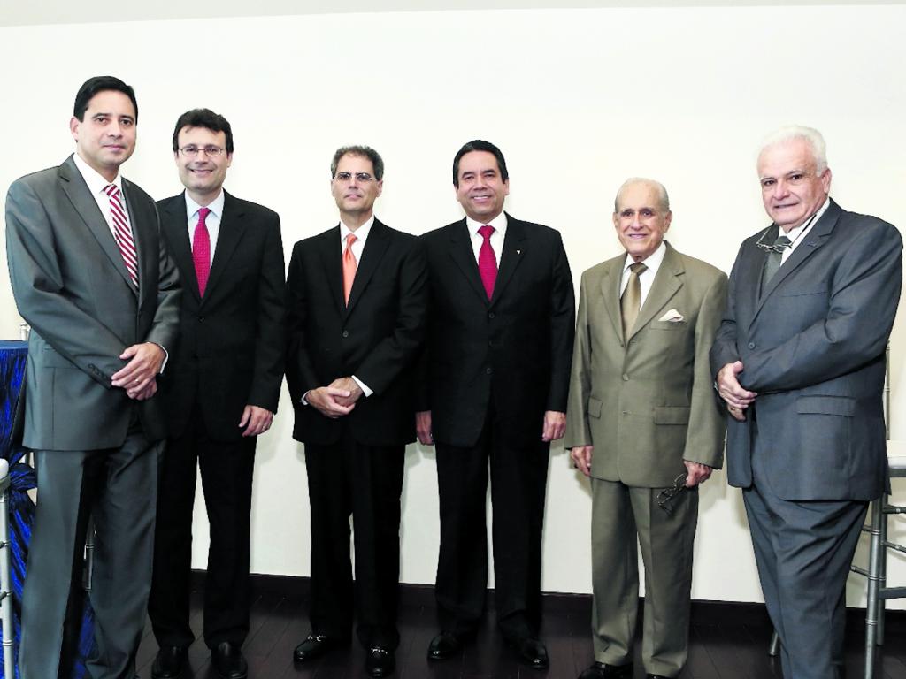 3. Carlos E. Troetsch, Arturo Gerbaud, Ricardo Arango, Miguel Moreno, Luis H. Moreno y Lamberto Mantovani.