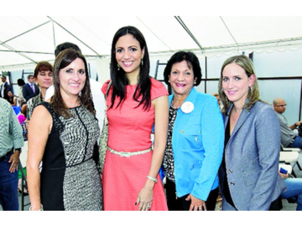 4. Mary de Cardoze, Nicole Richa, Gilda de Tedman y Jacqueline de Roux.