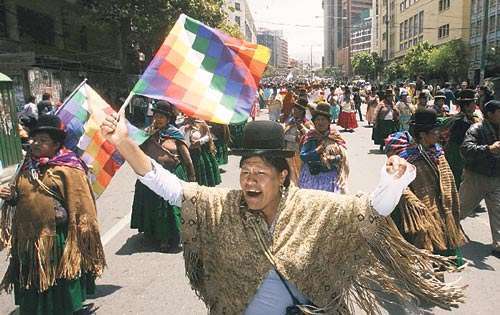<p>Pro Evo. Una marcha de quienes apoyan a Evo Morales.</p>