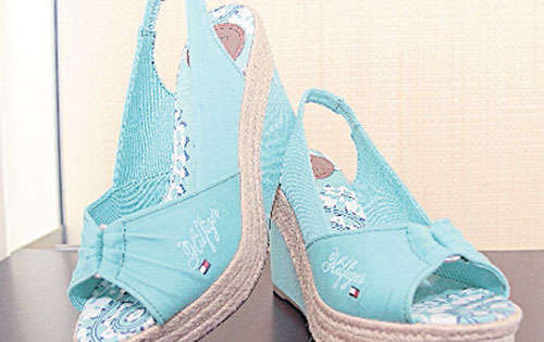 <p>alpargatas plataformas con soga de Hilfiger denim.</p>