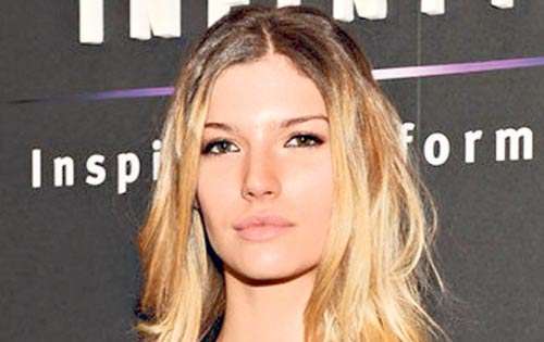 <p>Modelo. Chloe Bello, el amor del artista, partió a Europa. </p>