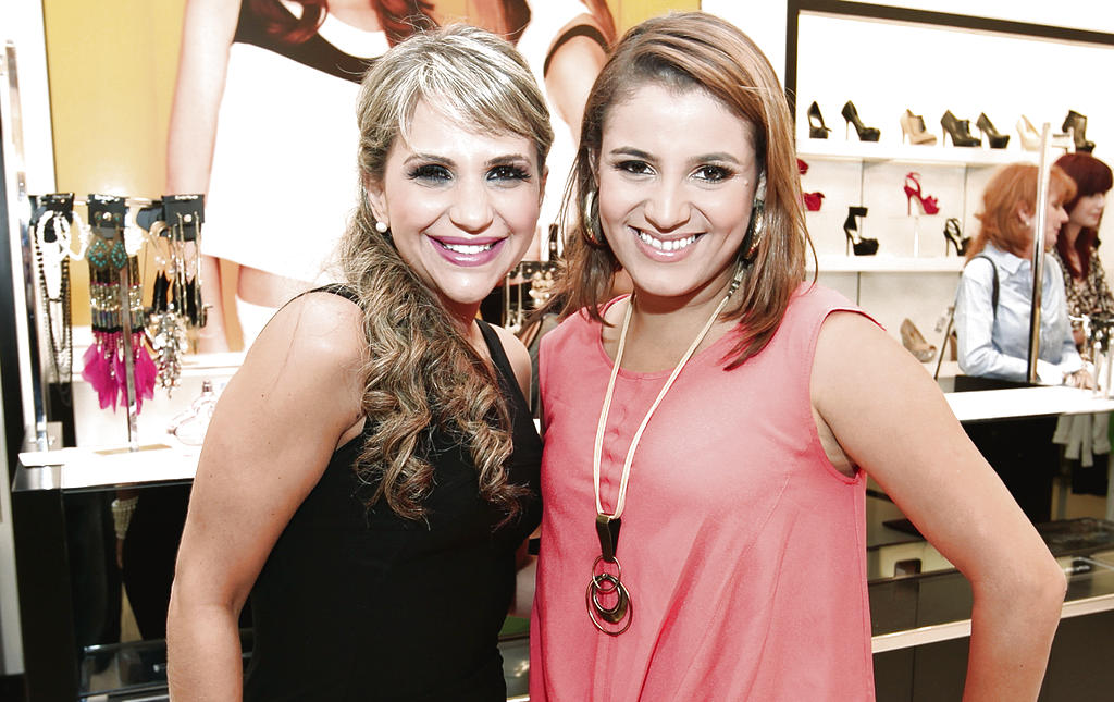 Karem Feris, junto a Priscila Moreno.()