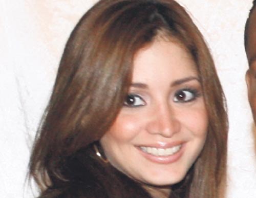 <p>¿Por qué insisten en tenerla ahí? Explíquenme ¿qué hace Lily Vargas en la nueva era del noticiario estelar de RPC, al lado de periodistas de la talla de: Hugo Famanía, Atenógenes Rodríguez, Guillermo Adames y Lourdes Rivera? Espero que se limite a leer