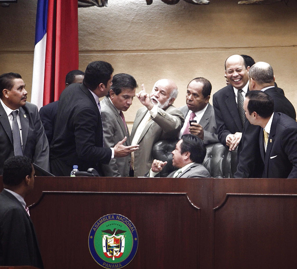 Acuerdo. Los diputados acordaron sentarse a negociar.(Víctor Arosemena)