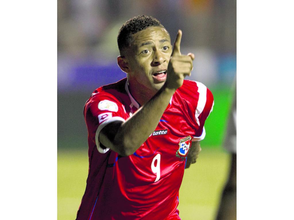 Gaby Torres marcó el primer tanto de la Roja ante Honduras.(AP)