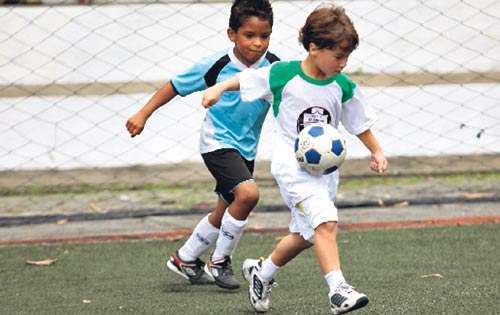 <p>Acción. Pacific Champeon (blanco) derribó a Bagoso.</p>