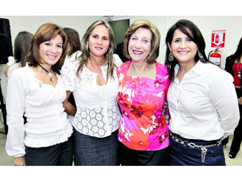 5. Rina Gedalov, Dayra Bern, Silvia Robles y Corina Cohen.