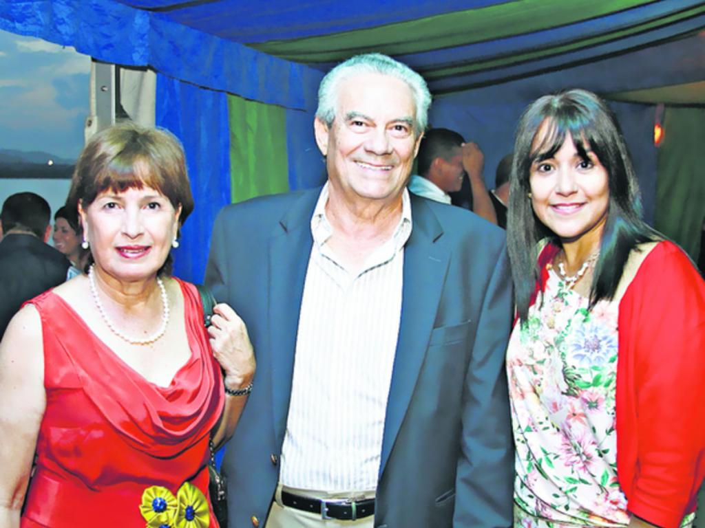 3. Maxita Alfaro, Antonio Alfaro y Carmen Da Silva.