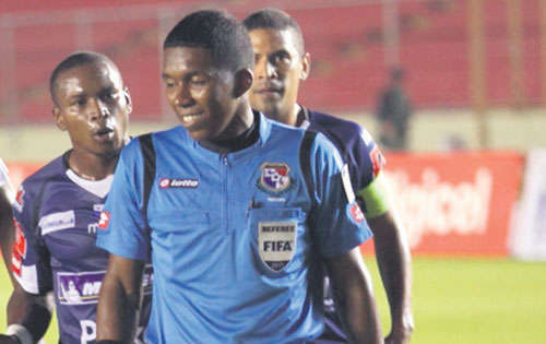 <p></p><p>Árbitro. Jaffet Perea pitará este duelo.</p>