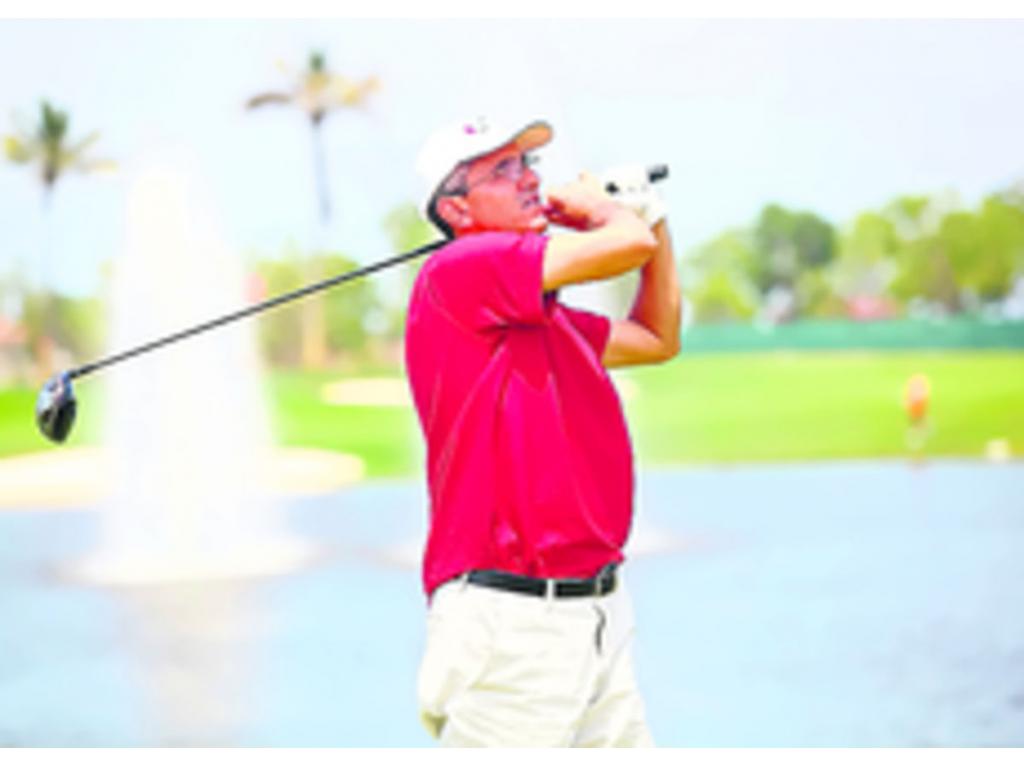 Nelson Ruiz con un gross de 333 no dio oportunidades en la categoría B. Ruiz mostró un juego sólido y sin muchos errores, en las cuatro fechas que completó el Campeonato Nacional del Istmo 2013.(Anayansi Gamez)