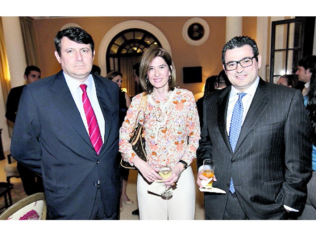 4. Bernardo Lopez, Arancha Luque y Carlos Pérez Almillan.
