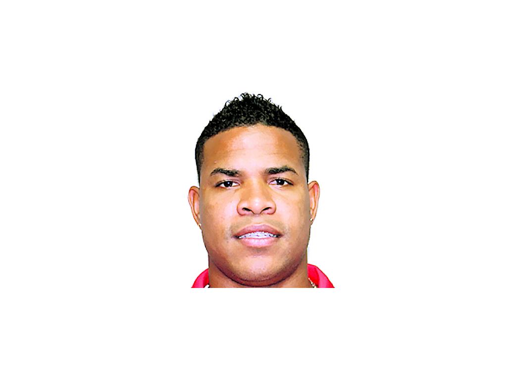 Salvó algunos errores en la salida ante Guatemala, Román Torres completó un torneo estupendo. Comandó la defensa y fue peligroso en el área rival a la hora de rematar los balones parados; estuvo cerca de anotar un gol.()