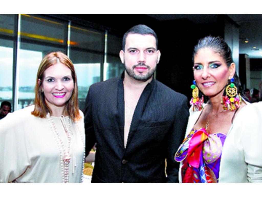 3. Sabrina Mojica, Stefanie de Roux y Beatriz Castillo.